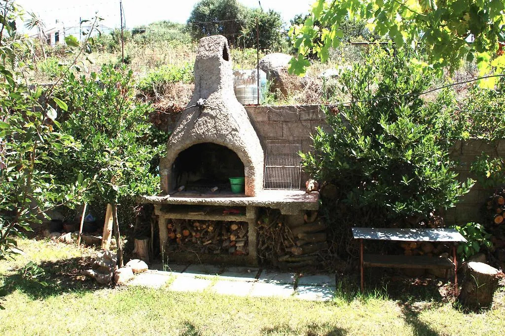 Appartamenti Salusai Trinità dʼAgultu アパート